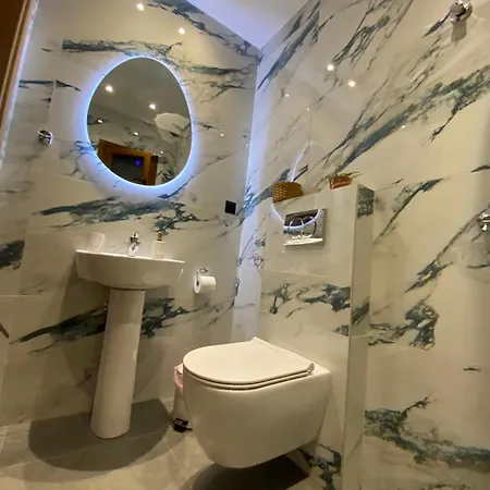 Alexandra * لايميناس